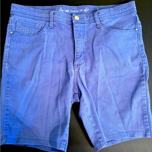 Lee Classic Fit Bermuda Shorts.